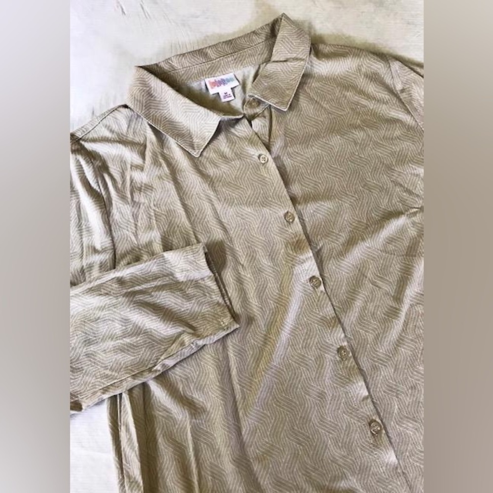 LuLaRoe Valentina L/S Button Down Shirt